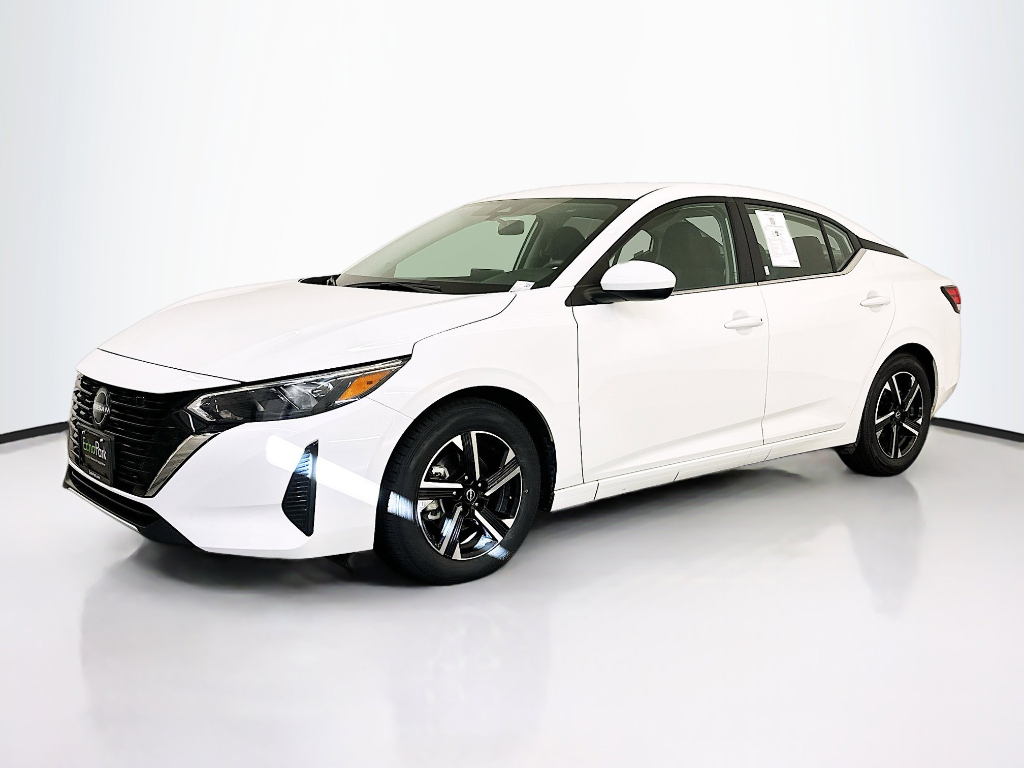 Used 2025 Nissan Sentra SV image 3