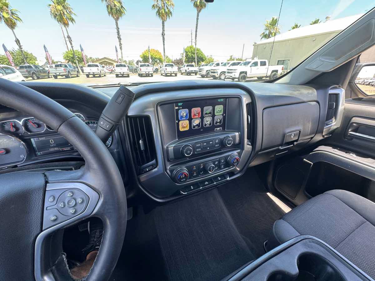 Used 2018 Chevrolet Silverado 1500 LT w/ All Star Edition AWD/4WD image 28