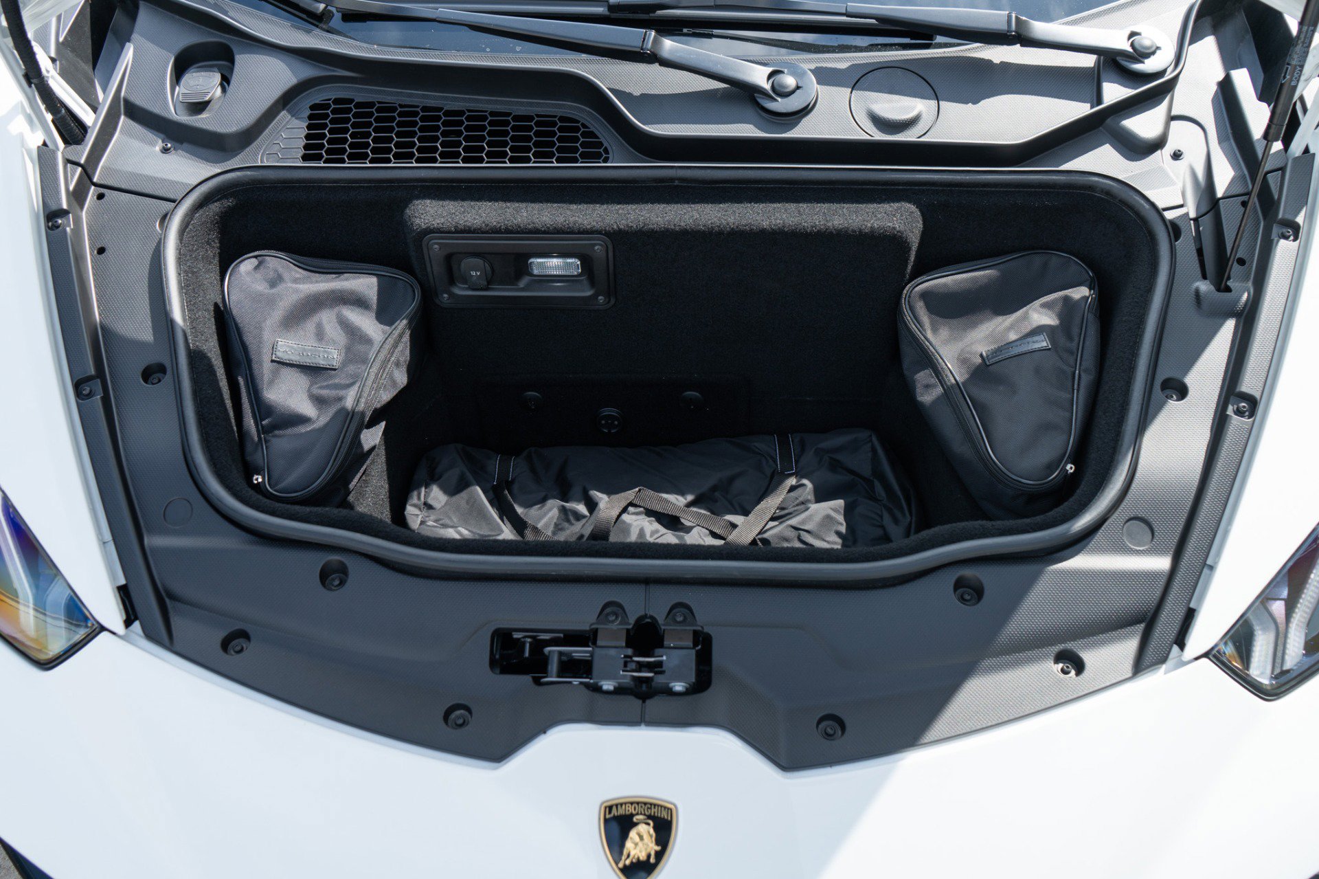 Used 2018 Lamborghini Huracan Performante image 38