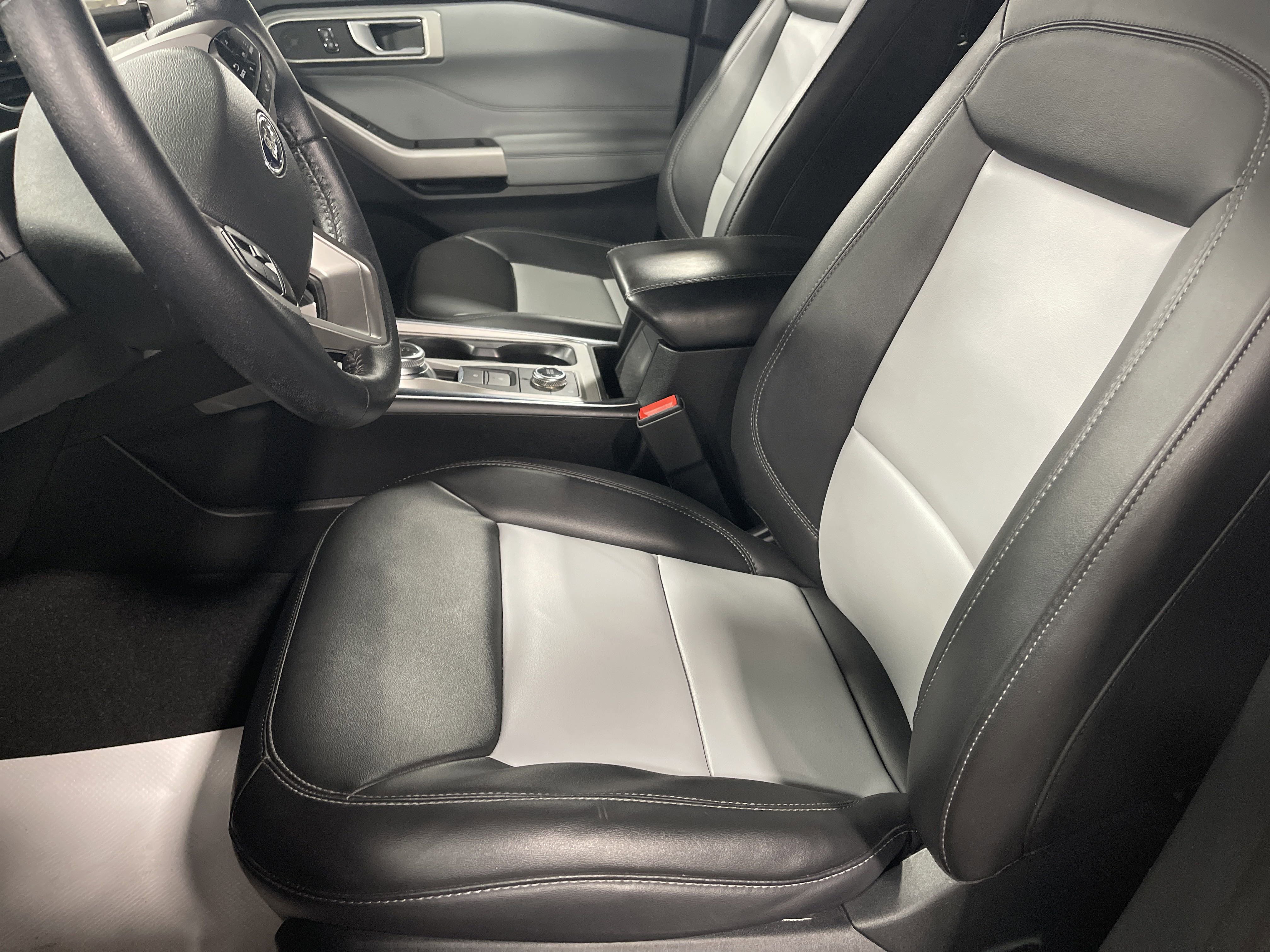 Used 2023 Ford Explorer XLT w/ Equipment Group 202A image 9