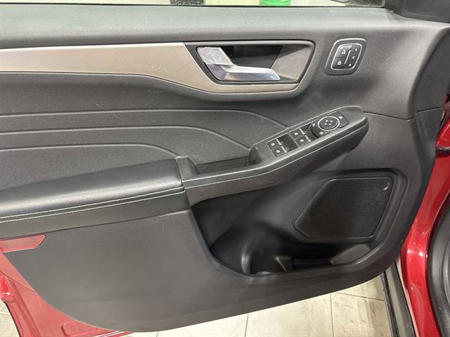 Used 2022 Ford Escape SEL w/ Technology Package image 8