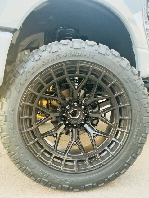 New 2026 Ford F350 Platinum w/ Tremor Off-Road Package image 3