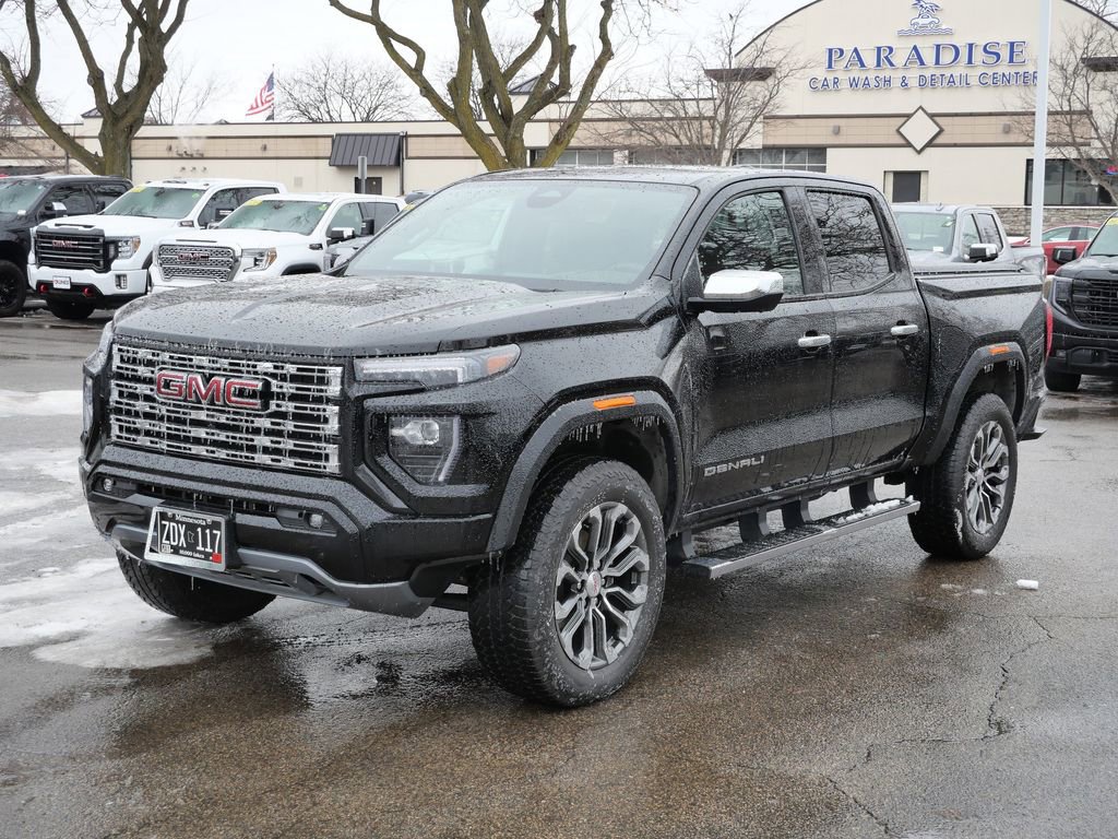 Used 2024 GMC Canyon Denali image 4