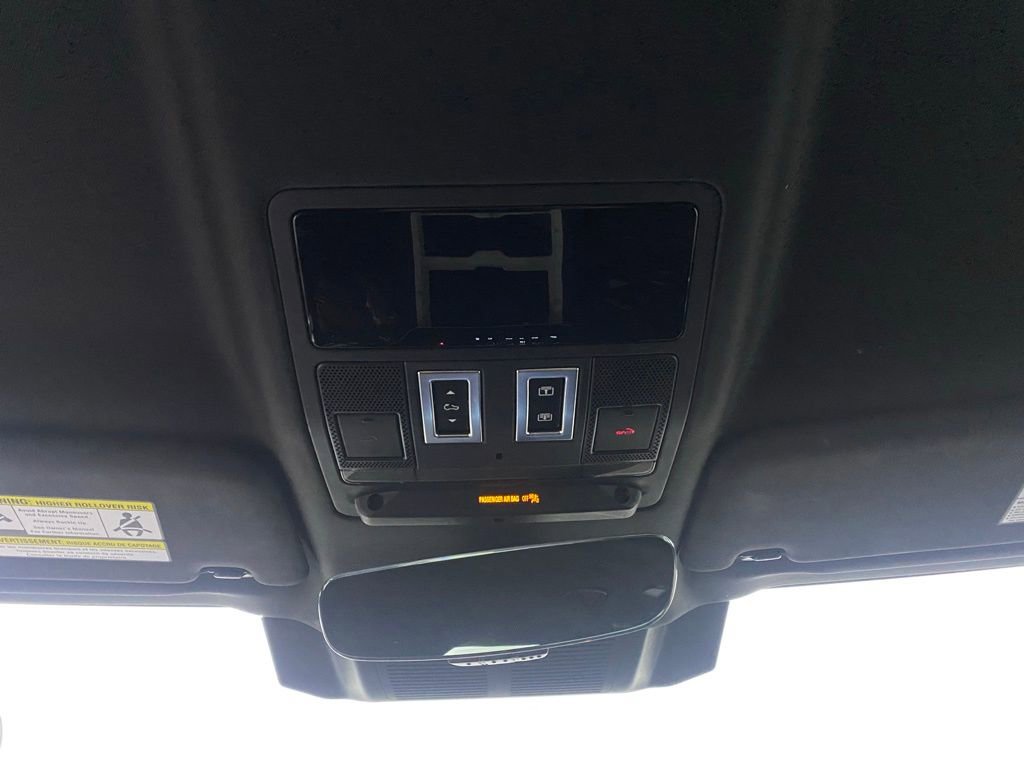 Used 2025 Land Rover Defender 110 S image 25