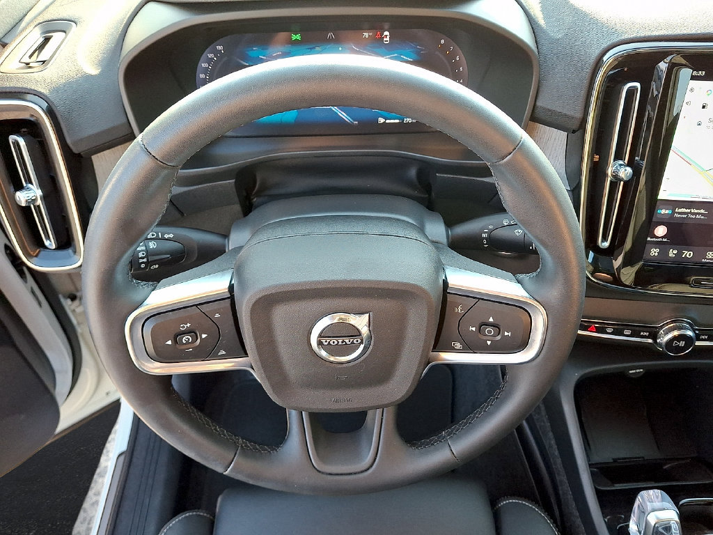 Certified 2026 Volvo XC40 B5 Plus AWD/4WD image 22