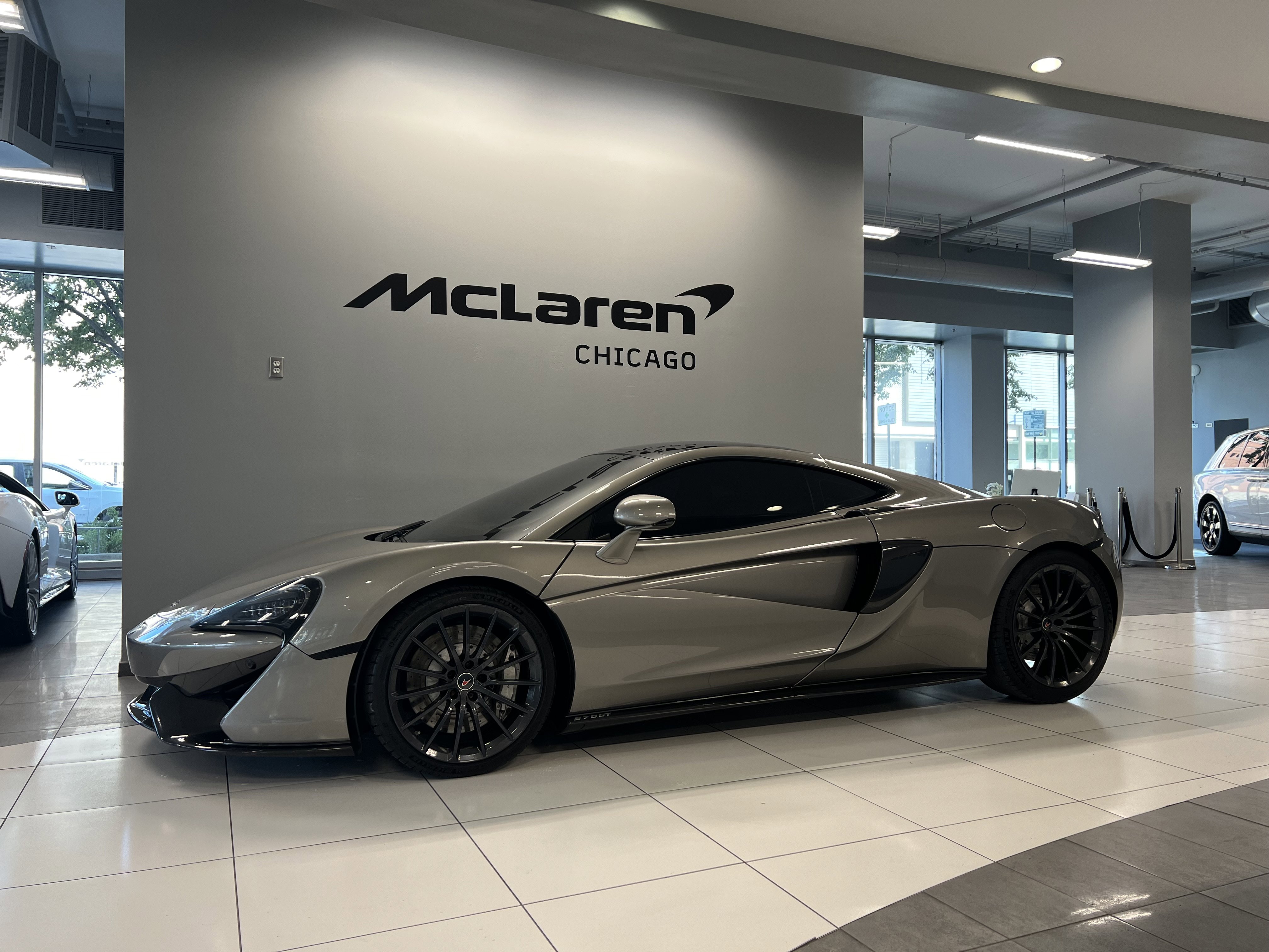 Used 2017 McLaren 570S image 3