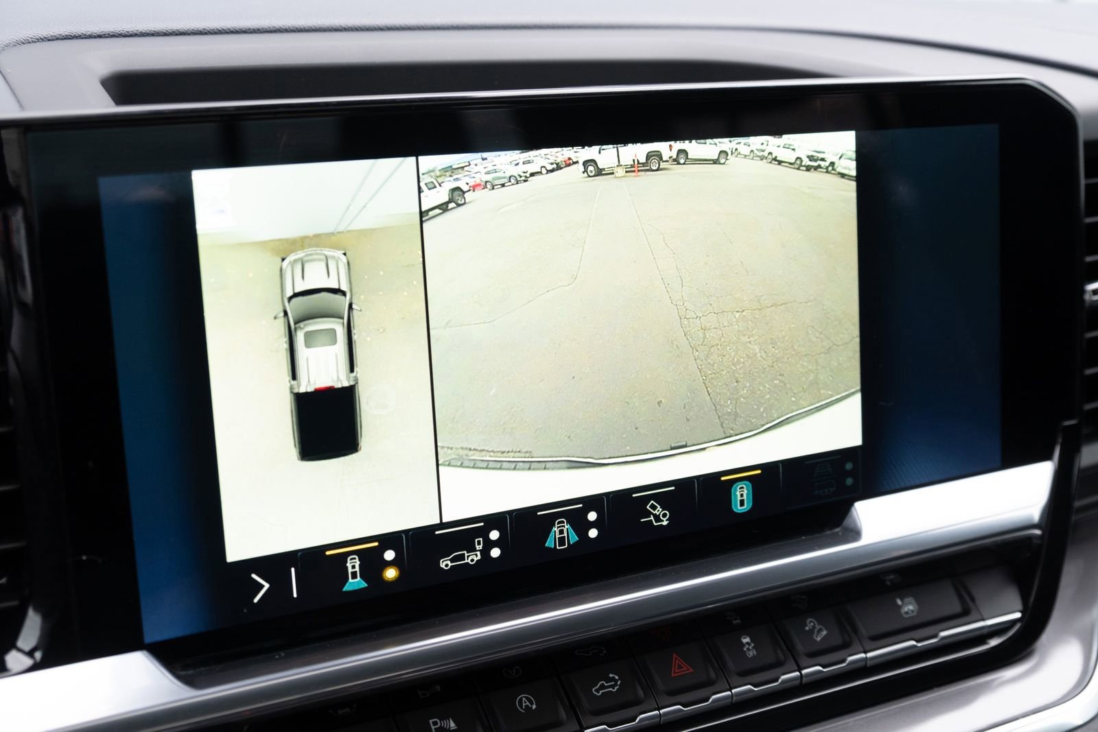 Used 2023 Chevrolet Silverado 1500 High Country w/ Technology Package image 4