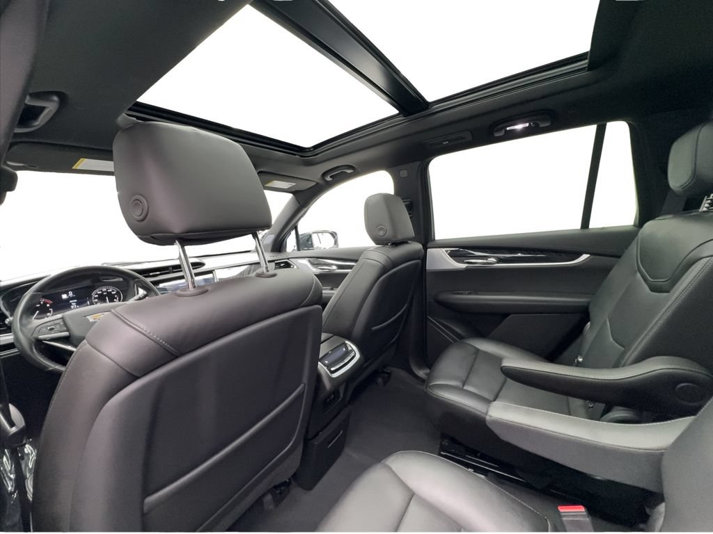 Used 2025 Cadillac XT6 Premium Luxury AWD/4WD image 25