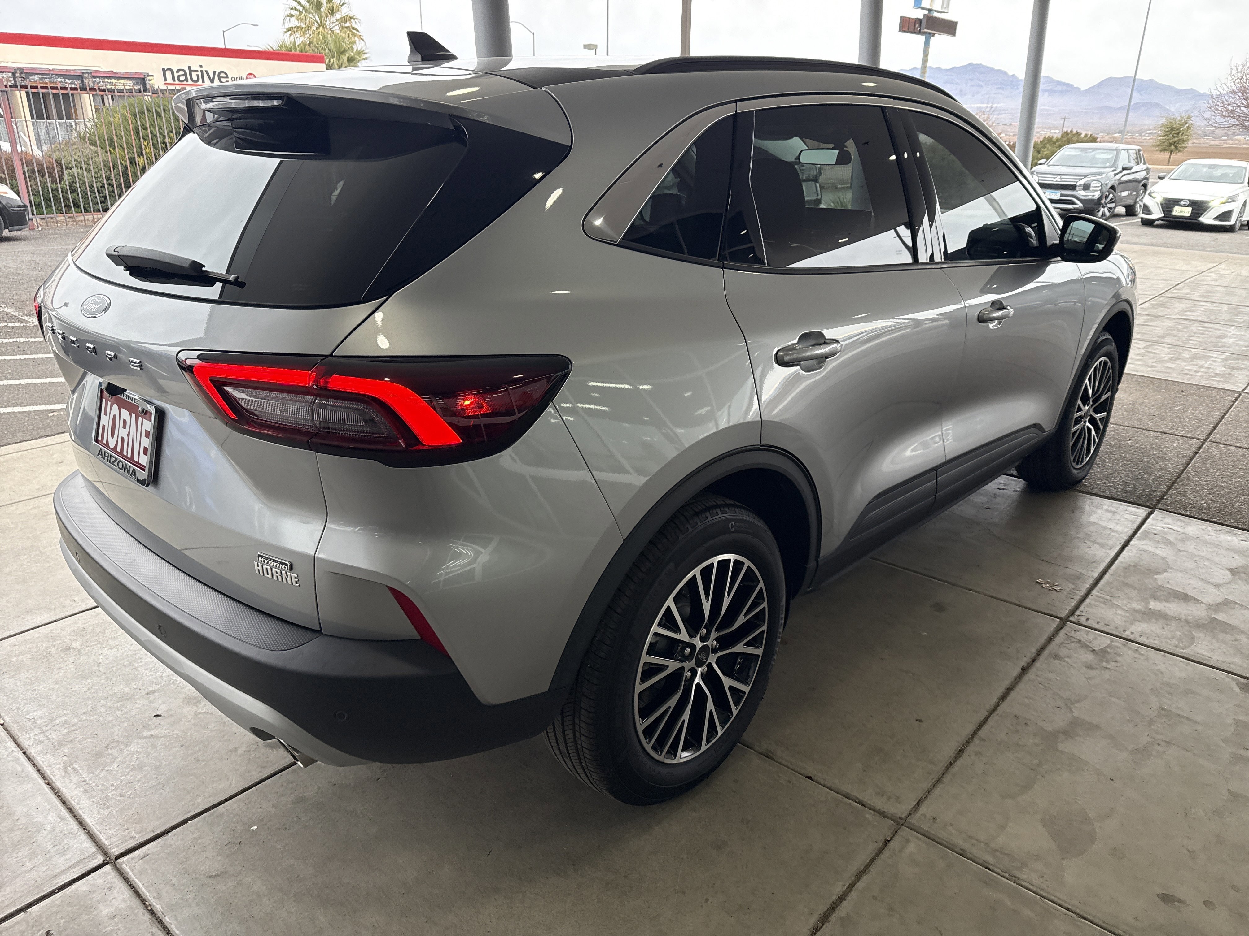 Used 2024 Ford Escape SE image 4