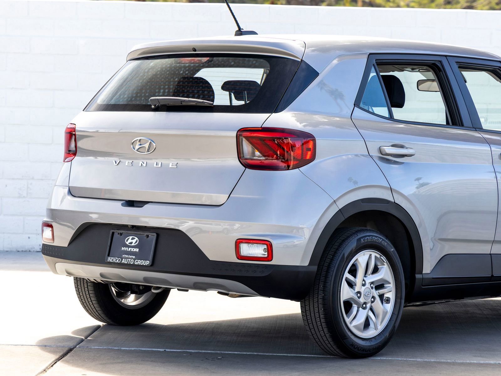 Used 2025 Hyundai Venue SE image 11