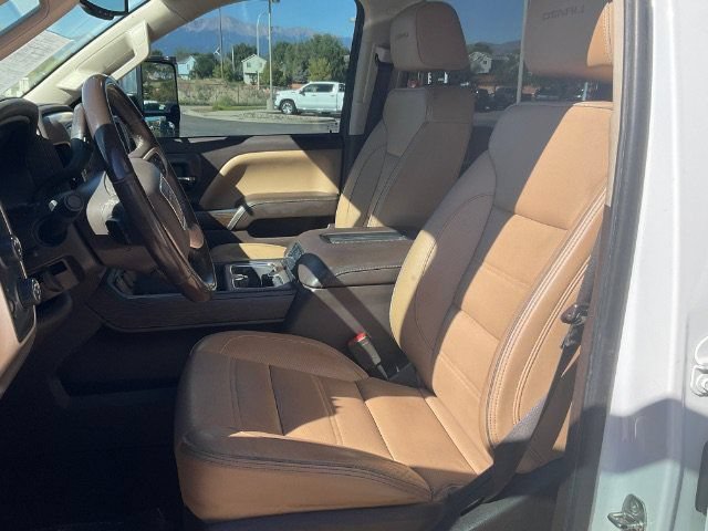 Used 2019 GMC Sierra 2500 Denali w/ Duramax Plus Package AWD/4WD image 17