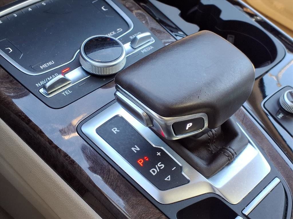 Used 2017 Audi Q7 3.0T Prestige image 8