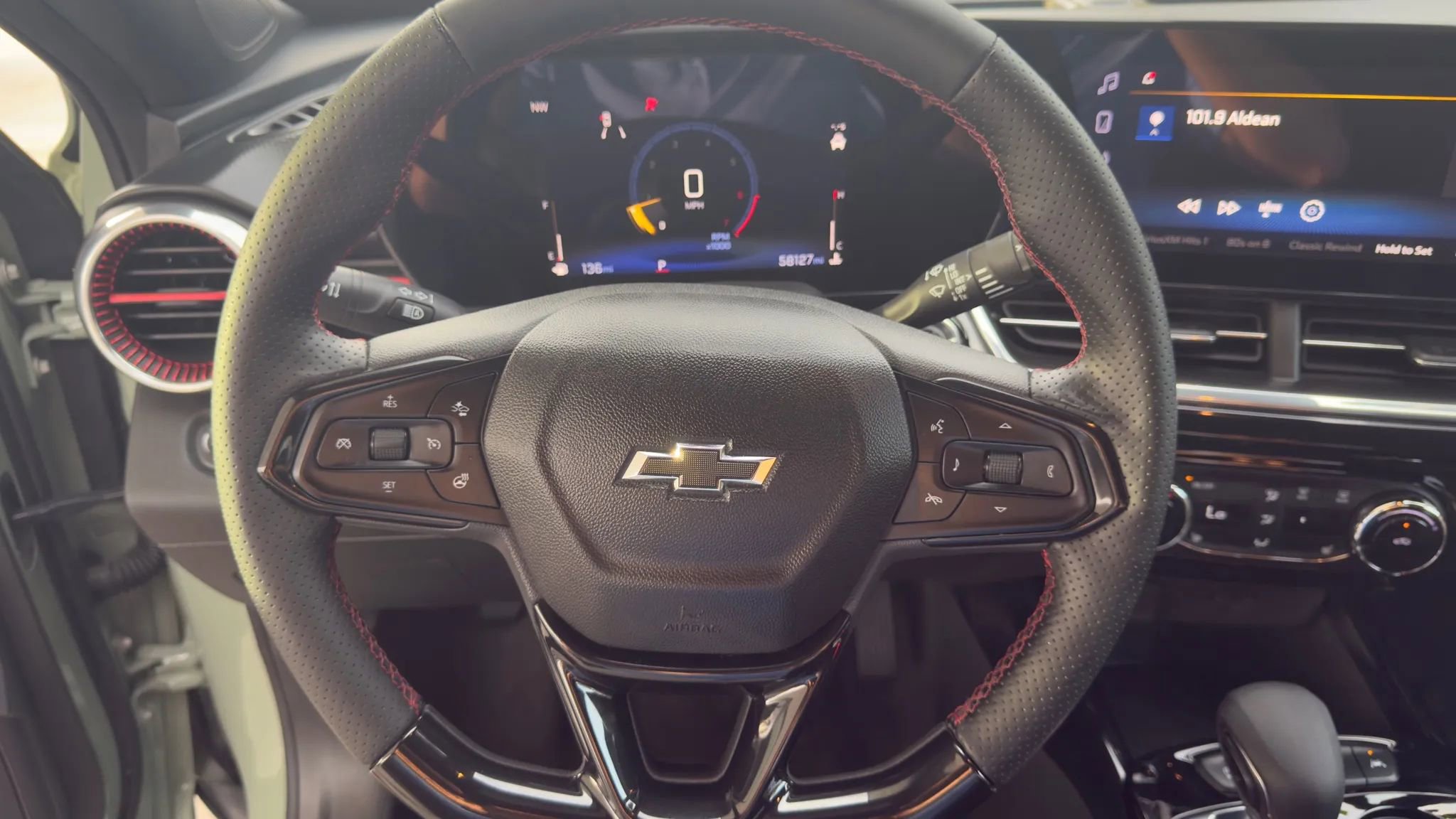 Used 2024 Chevrolet Trax RS w/ Driver Confidence Package image 13