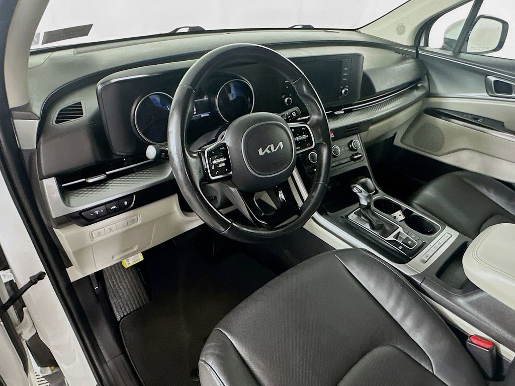 Used 2022 Kia Carnival LX FWD image 30