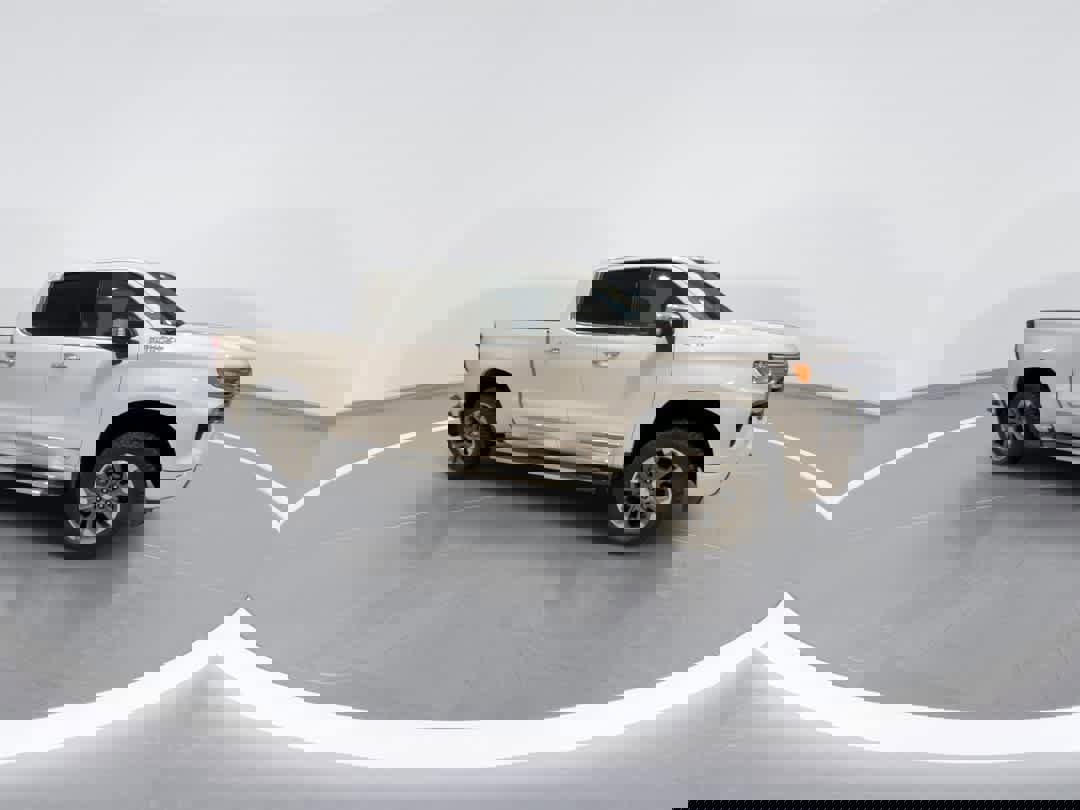 Used 2022 Chevrolet Silverado 1500 High Country w/ Technology Package image 2