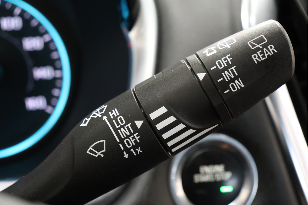 Used 2021 Chevrolet Traverse LT FWD image 17