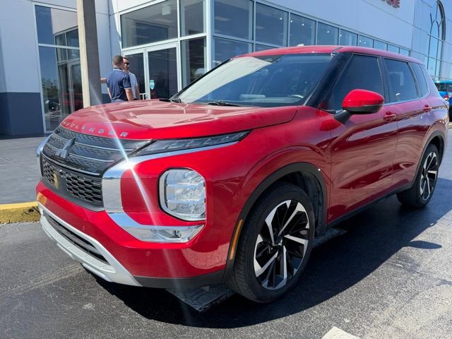 Used 2024 Mitsubishi Outlander SE Black Edition FWD image 4