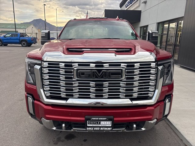 Used 2024 GMC Sierra 3500 Denali w/ Technology Package image 2