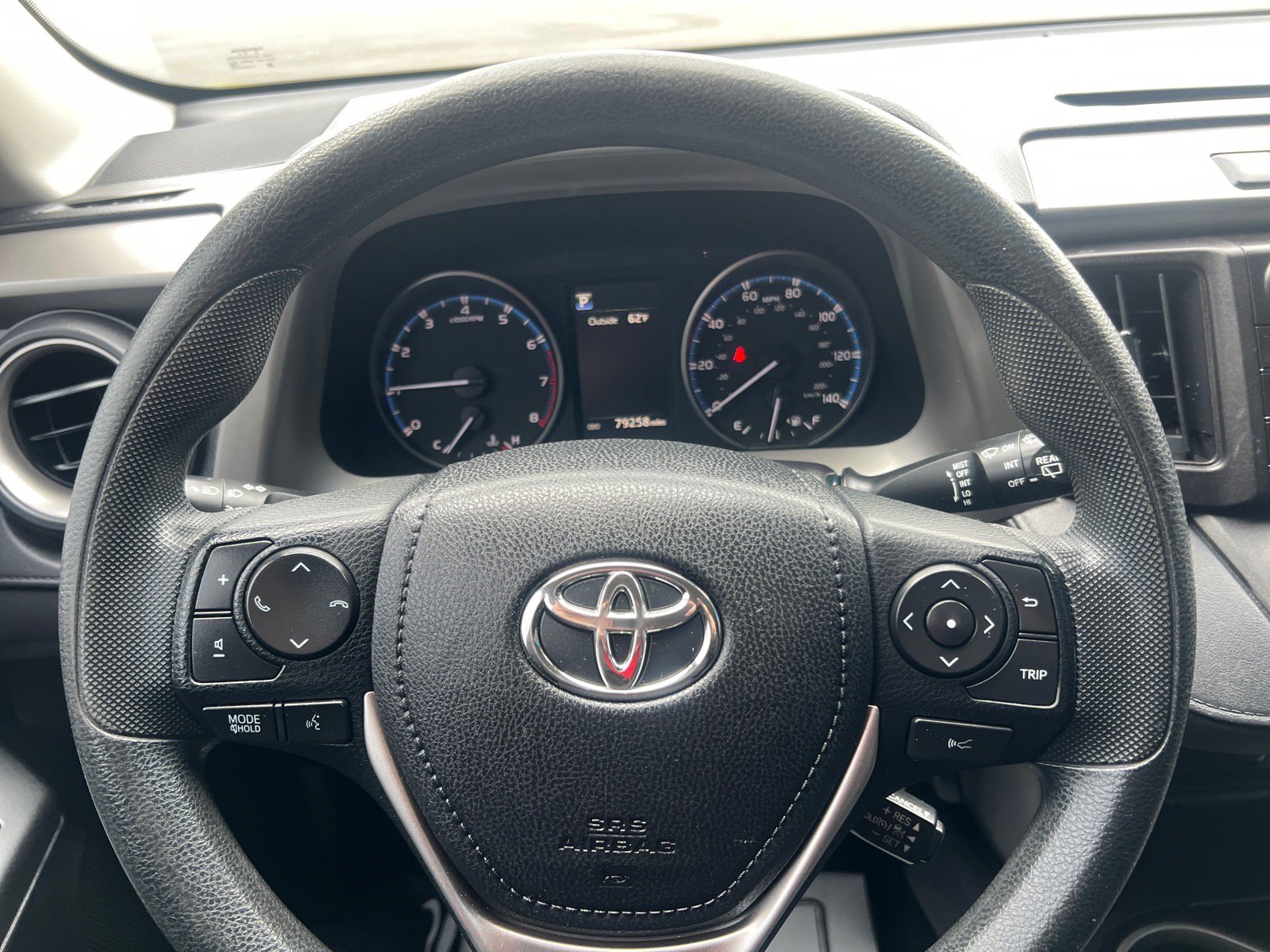 Used 2018 Toyota RAV4 LE w/ All Weather Liner Package FWD image 12