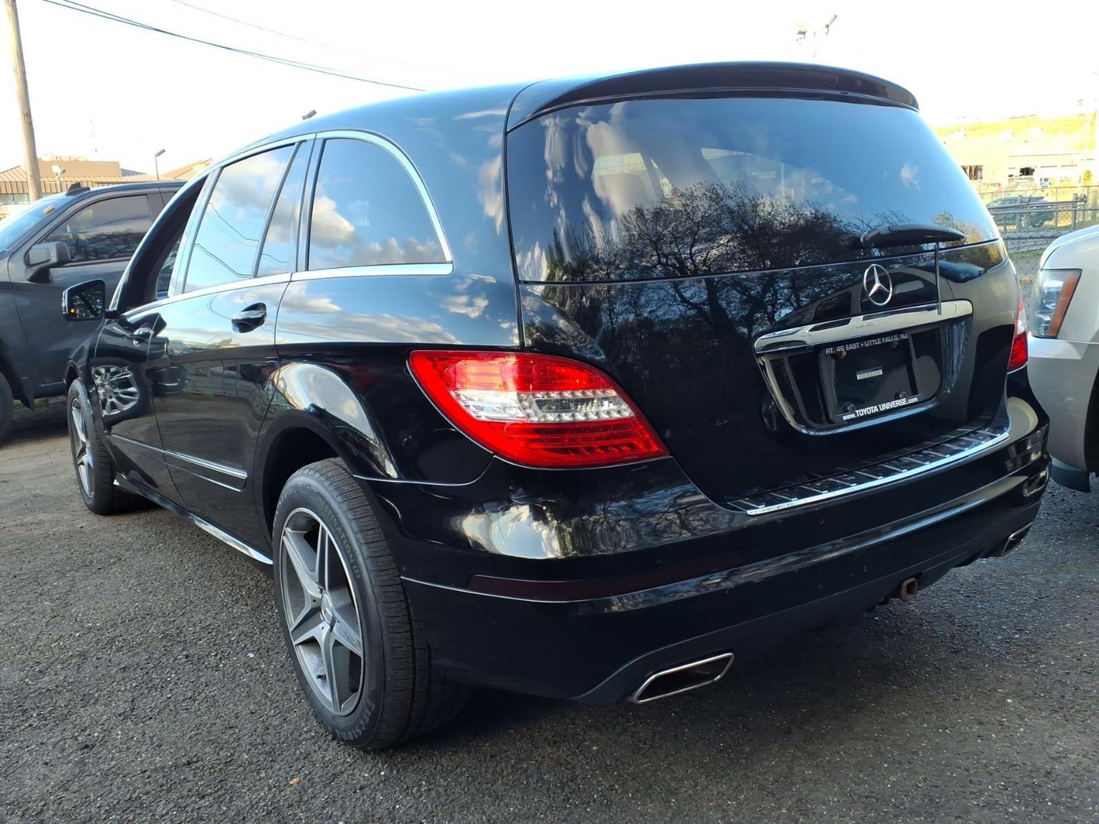 Used 2012 Mercedes-Benz R 350 4MATIC image 4