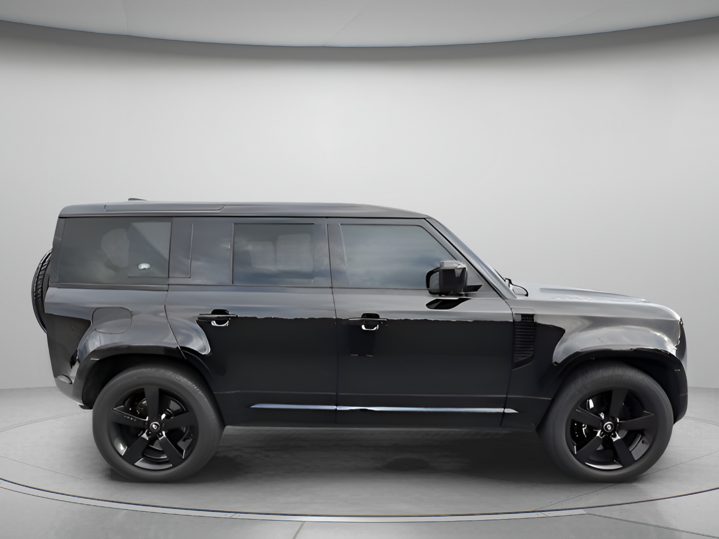 Used 2024 Land Rover Defender 110 V8 AWD/4WD image 8