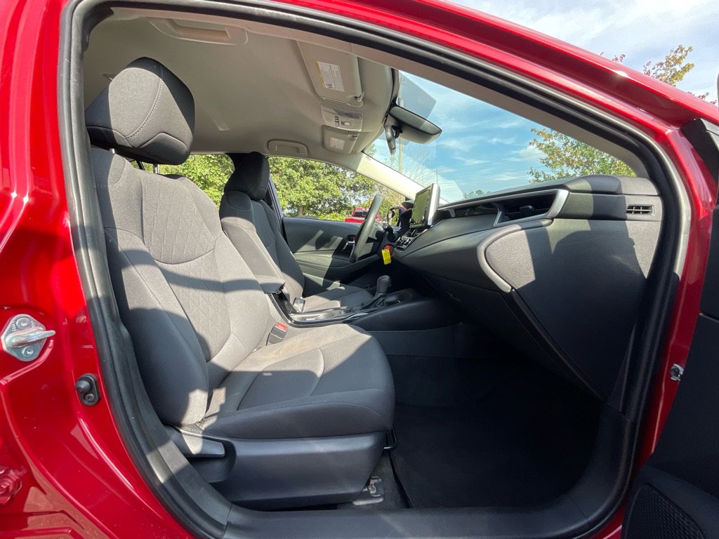 Used 2021 Toyota Corolla LE image 17