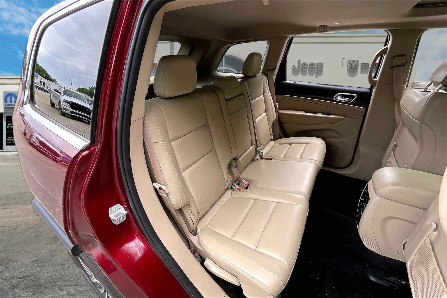 Used 2018 Jeep Grand Cherokee Limited AWD/4WD image 24