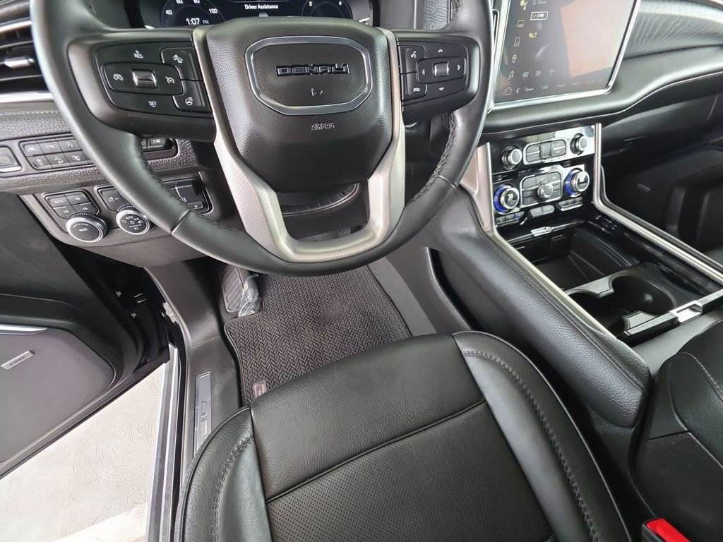 Used 2023 GMC Yukon Denali w/ Max Trailering Package image 11