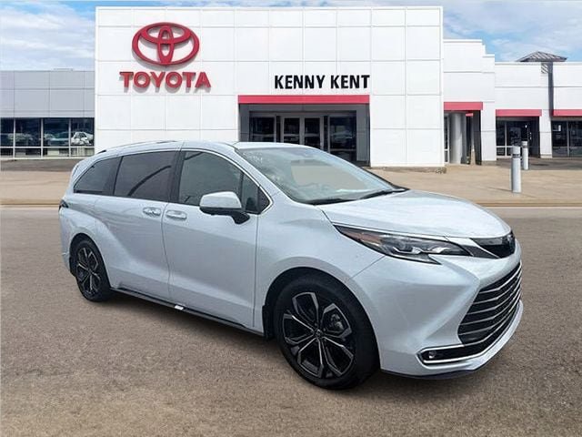 Used 2025 Toyota Sienna Platinum