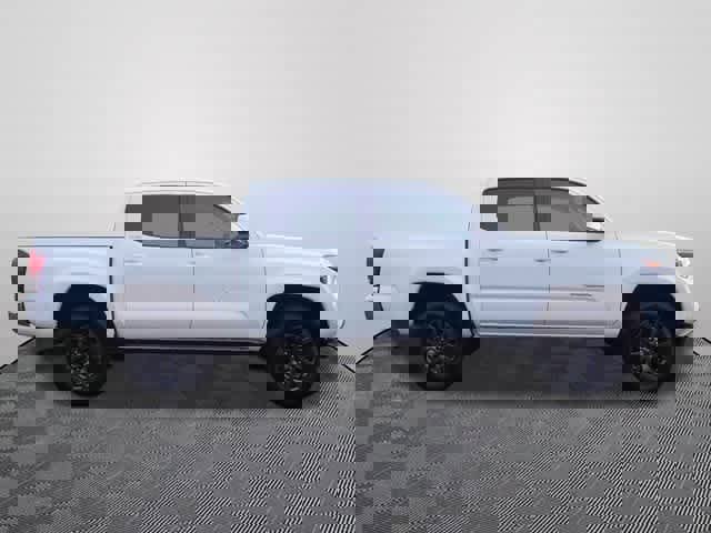 Used 2021 Toyota Tacoma SR5 image 3