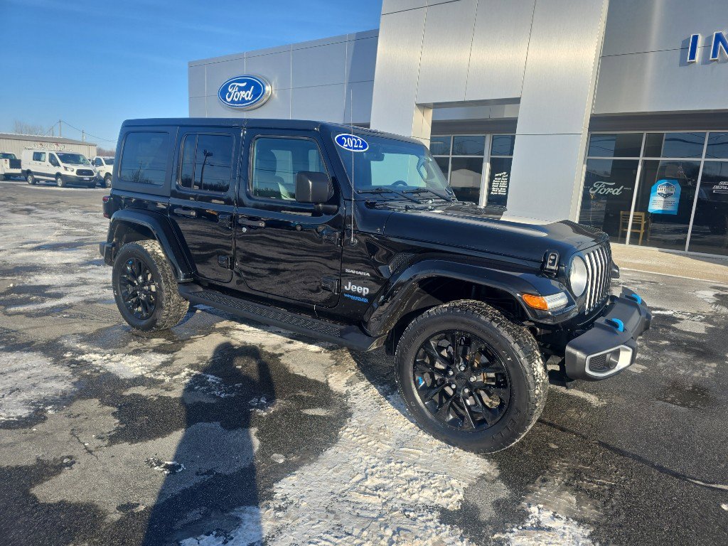 Used 2022 Jeep Wrangler Unlimited Sahara w/ Cold Weather Group image 4