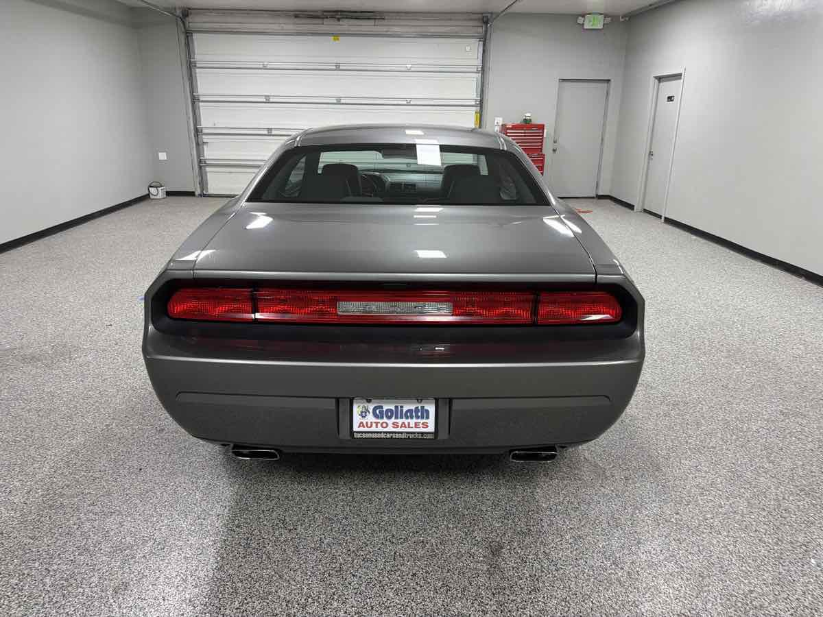 Used 2011 Dodge Challenger RWD image 4