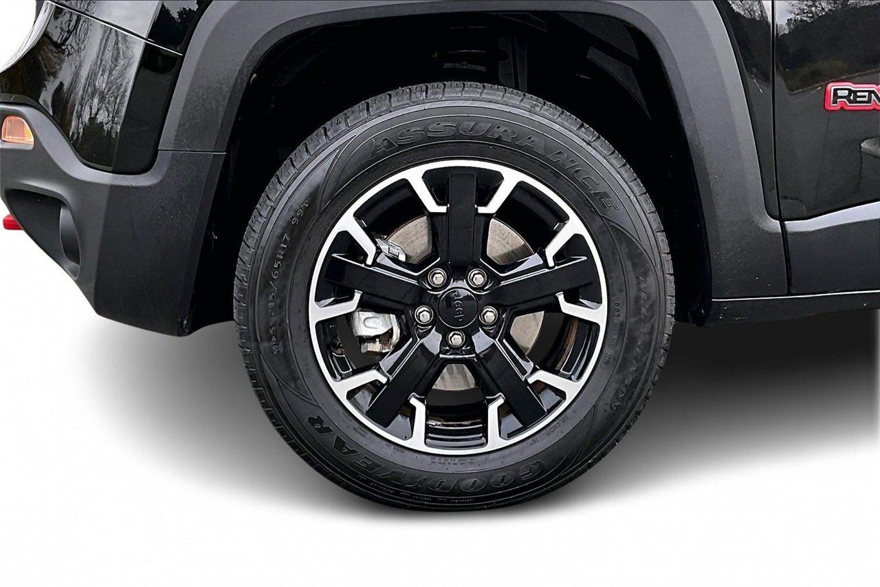Certified 2023 Jeep Renegade Trailhawk image 31