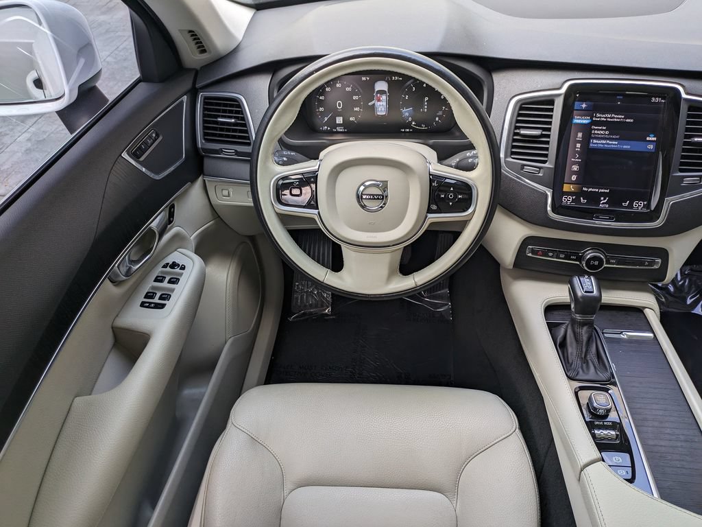 Used 2020 Volvo XC90 T5 Momentum w/ Protection Package Premier AWD/4WD image 14