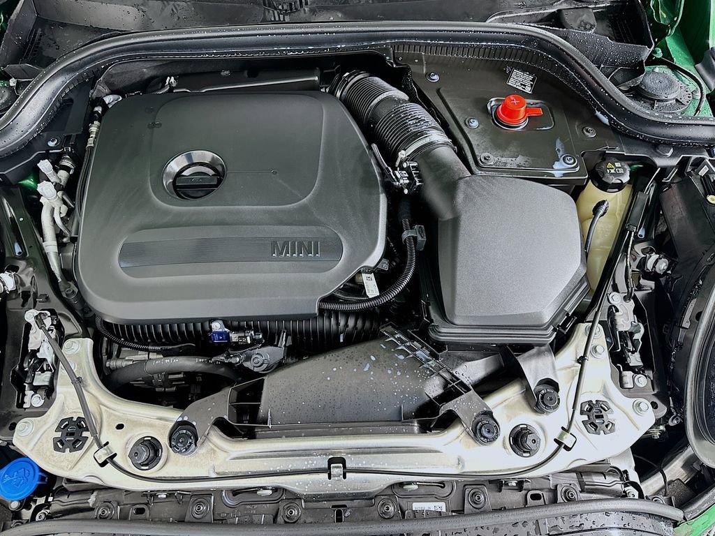 Certified 2025 MINI Cooper 4-Door Hardtop FWD image 29