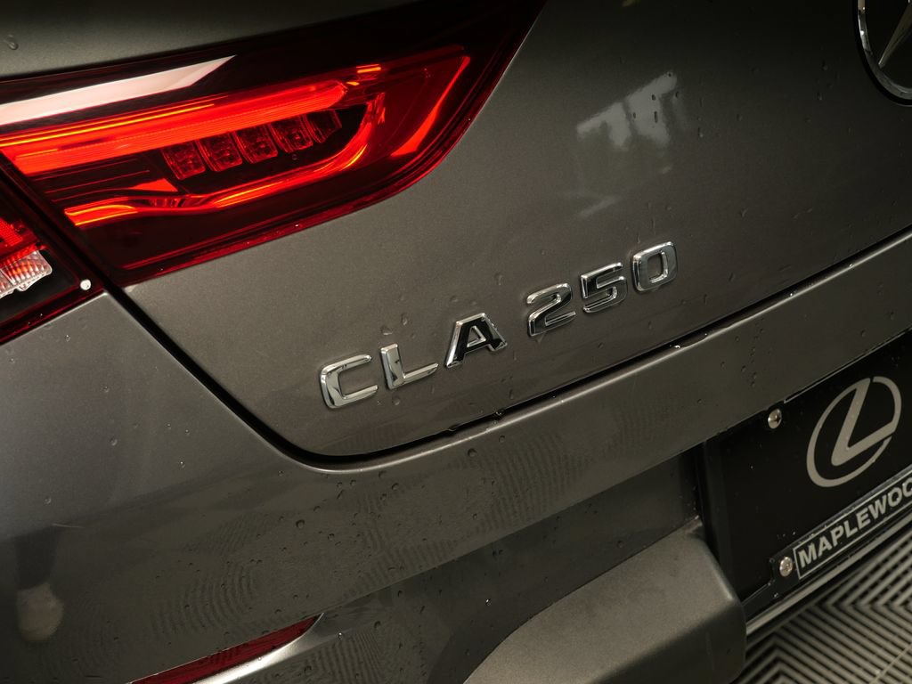 Used 2023 Mercedes-Benz CLA 250 4MATIC image 9