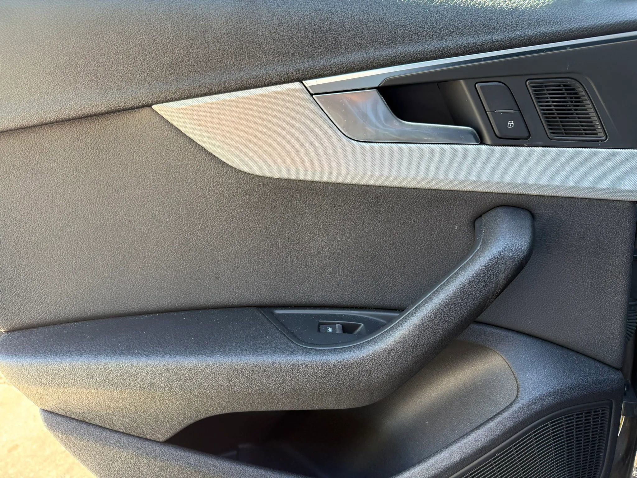 Used 2017 Audi A4 2.0T Prestige w/ Prestige Package AWD/4WD image 11