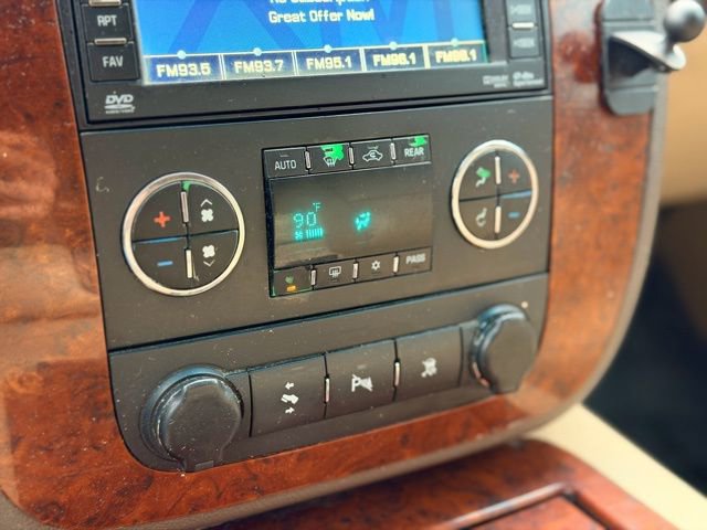 Used 2011 Chevrolet Suburban LTZ image 15