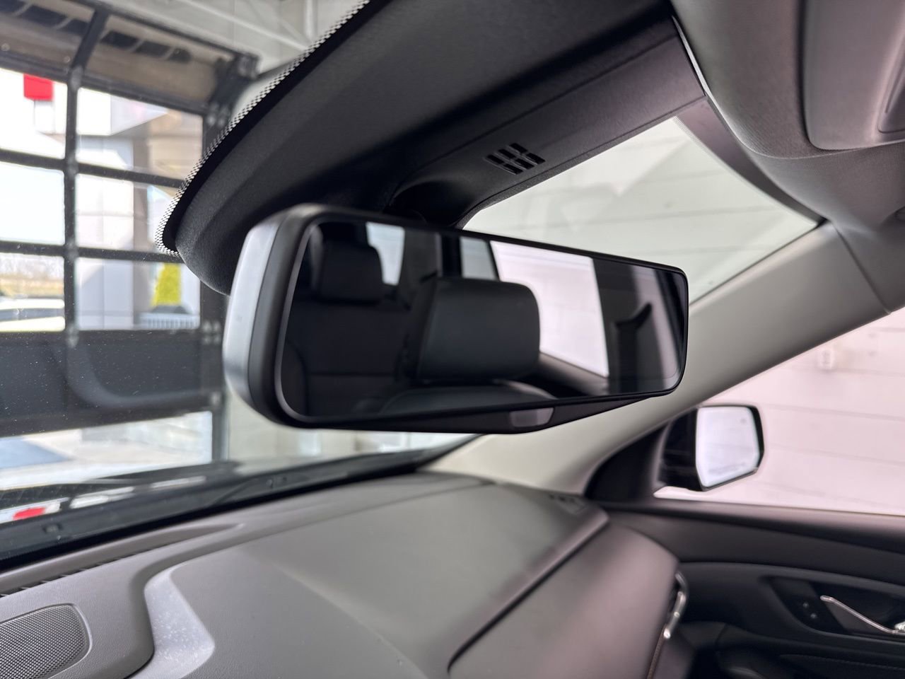 Used 2020 Chevrolet Traverse Premier image 35