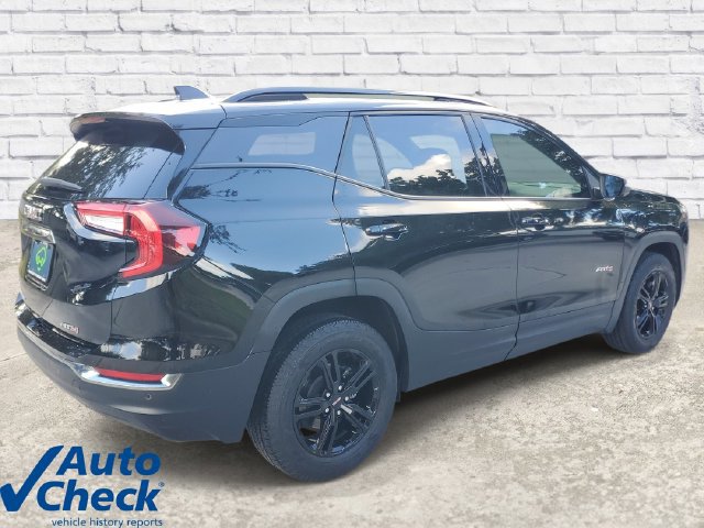 Used 2024 GMC Terrain AT4 AWD/4WD image 3