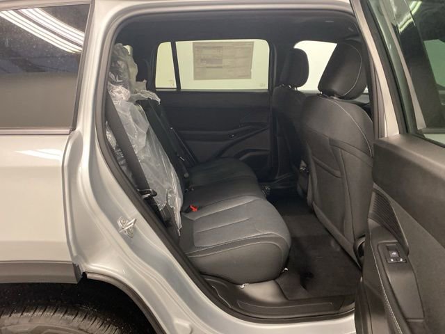 Used 2026 Jeep Cherokee Laredo AWD/4WD image 25