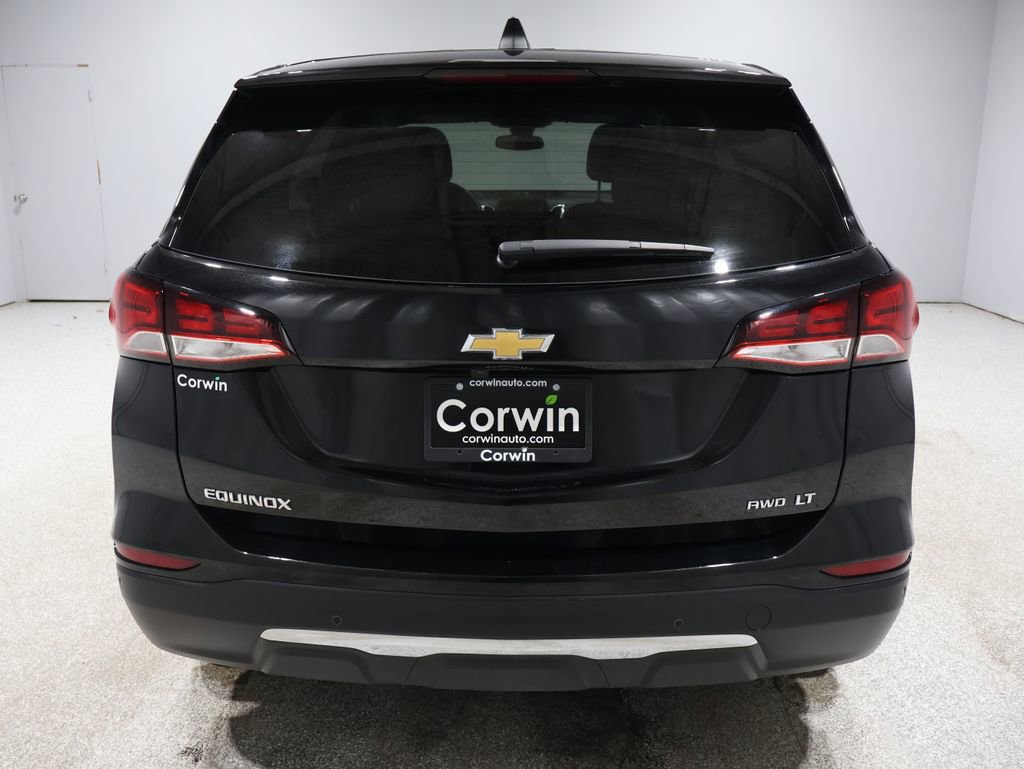Used 2023 Chevrolet Equinox LT w/ Driver Convenience Package image 3