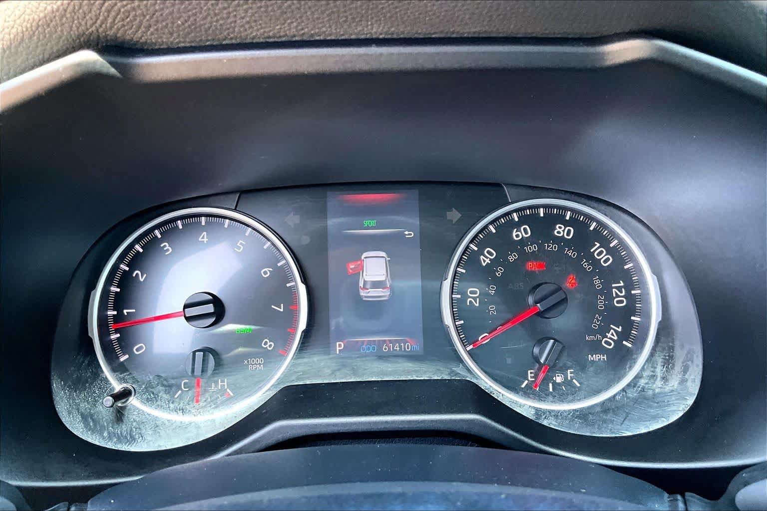 Used 2019 Toyota RAV4 XLE Premium FWD image 26
