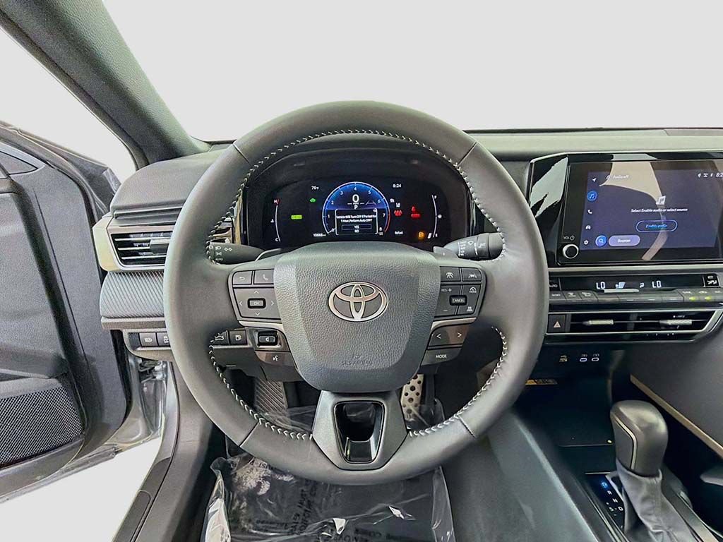 Used 2026 Toyota Camry SE FWD image 31