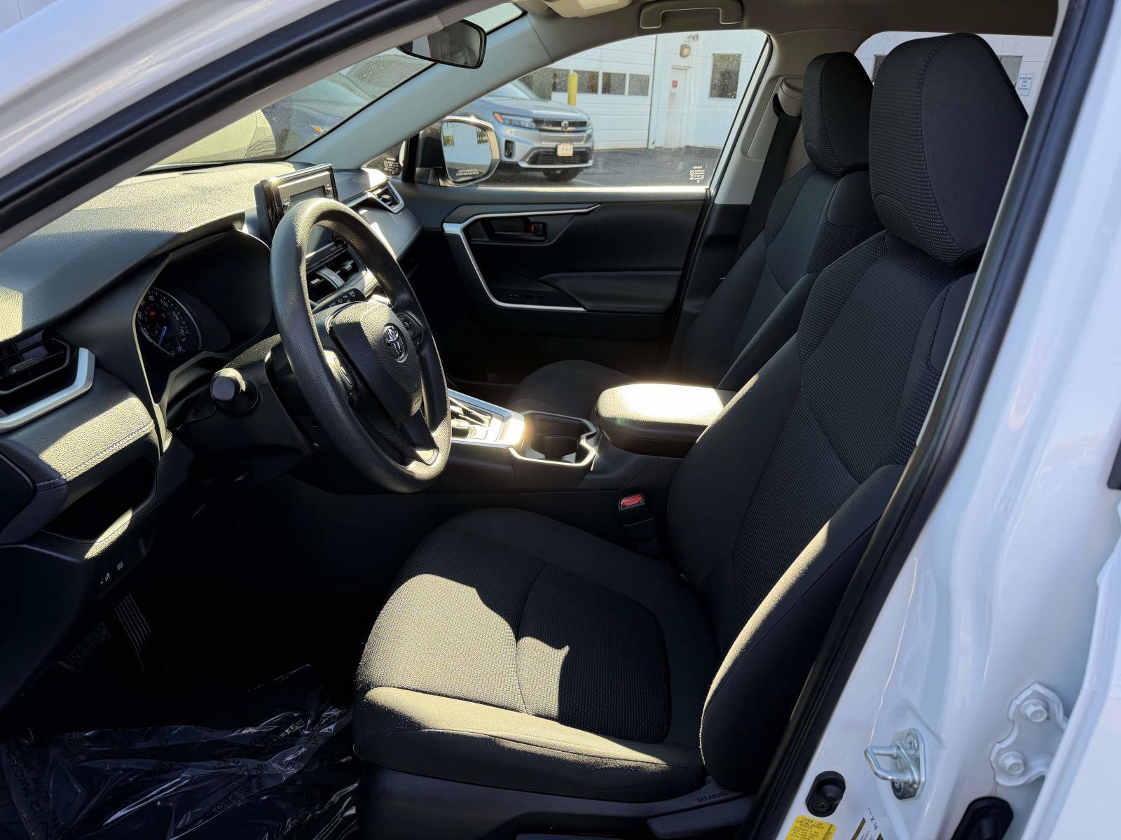 Used 2020 Toyota RAV4 LE w/ Carpet Mat Package AWD/4WD image 8