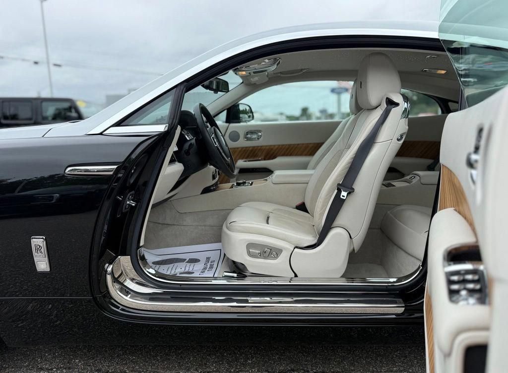 Used 2015 Rolls-Royce Wraith RWD image 17