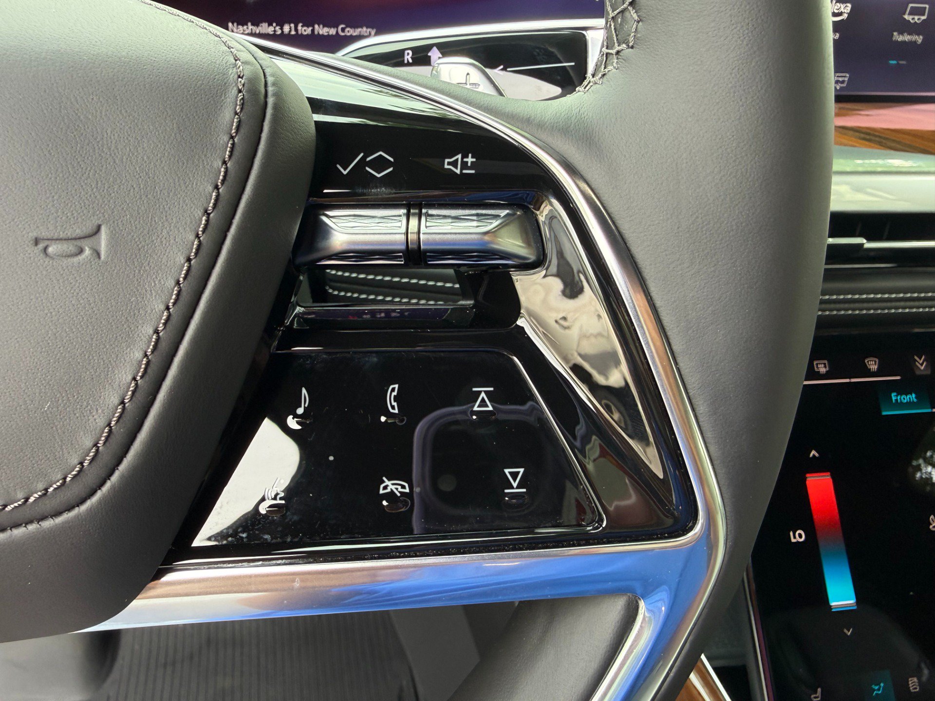 Used 2025 Cadillac Escalade Sport Platinum w/ LPO, Floor Liner Package AWD/4WD image 54