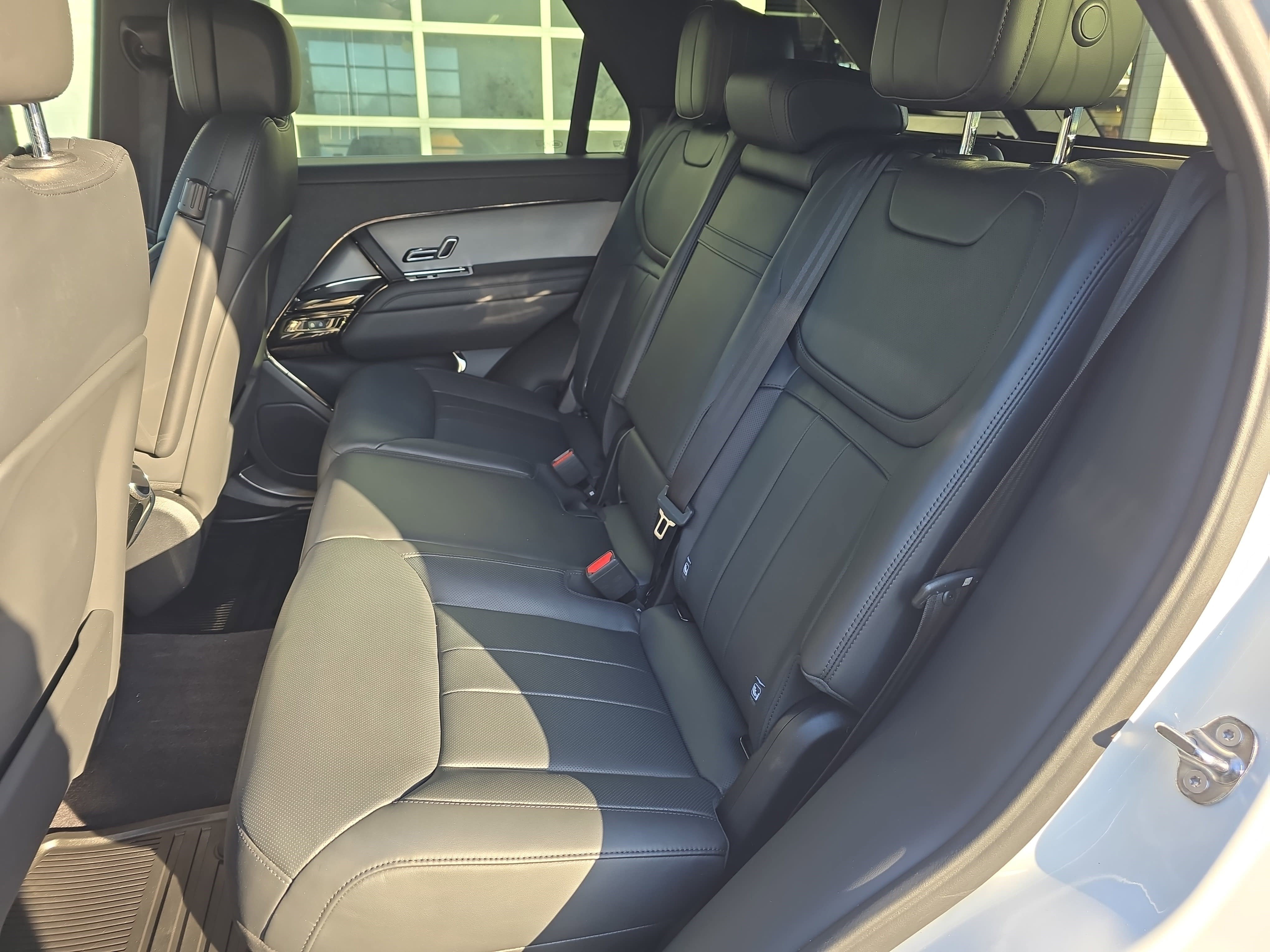 Used 2024 Land Rover Range Rover Sport SE AWD/4WD image 13