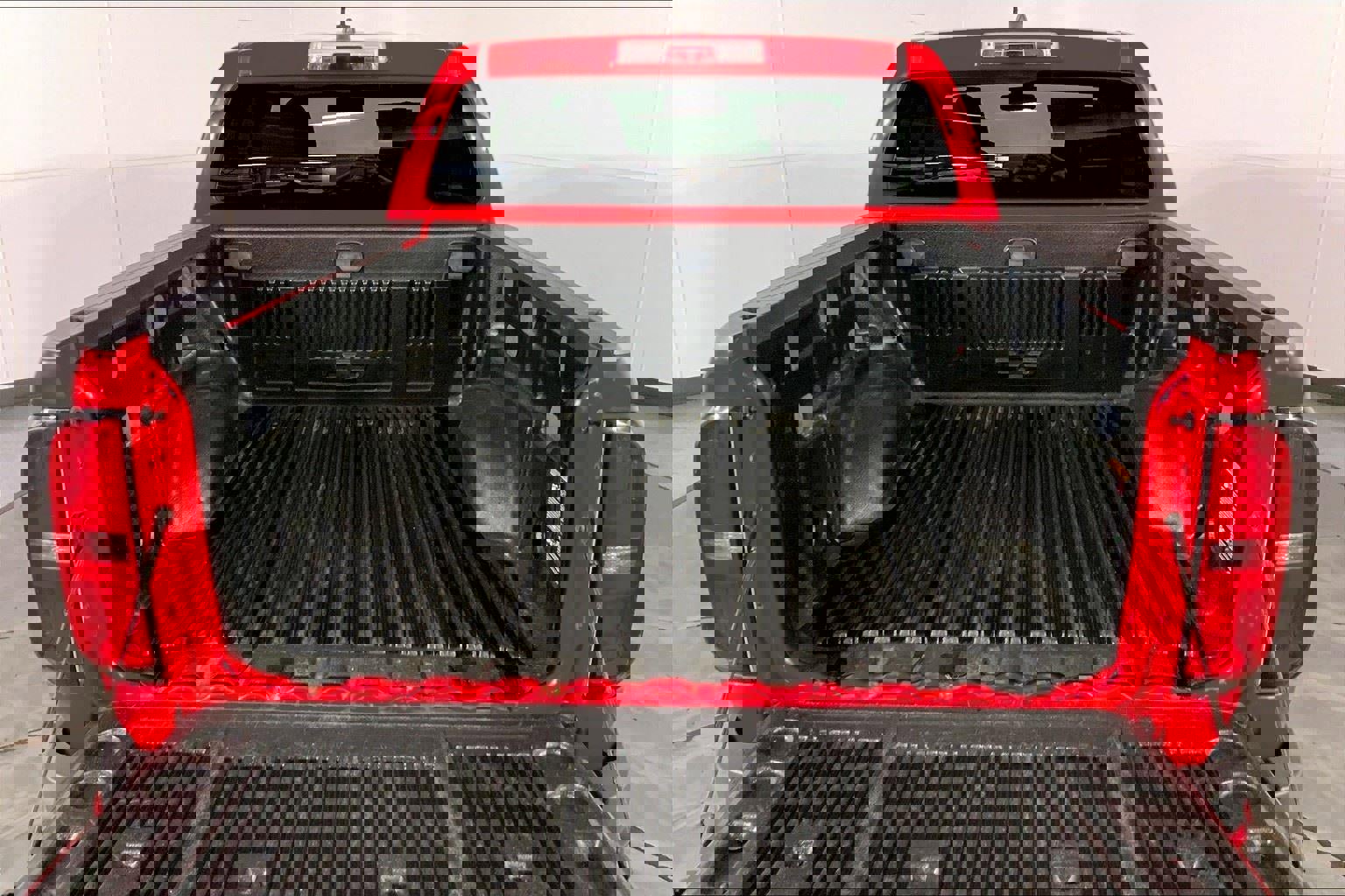 Used 2019 Chevrolet Colorado W/T w/ Custom Special Edition image 4