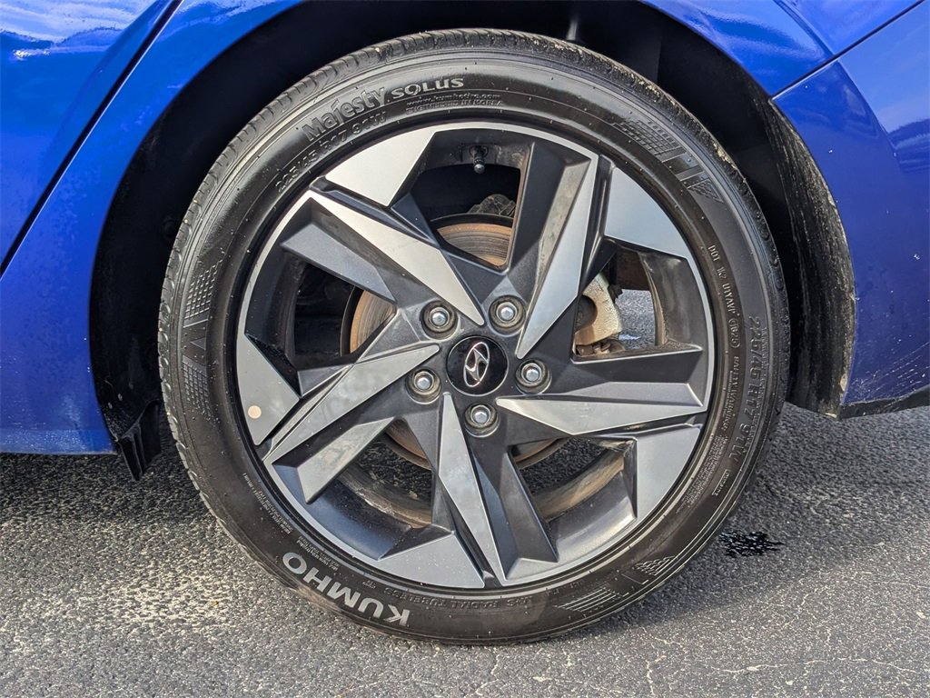 Certified 2023 Hyundai Elantra Limited w/ Cargo Package image 22